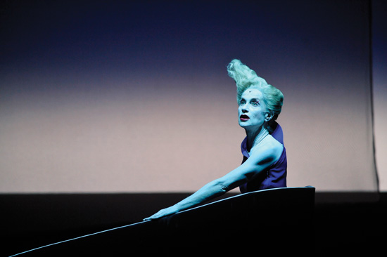 Isabelle Huppert in «Quartett» by Robert Wilson / Michael Galasso, 2009. Photo: Stephanie Berger