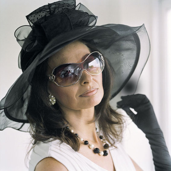 © Who is Who? by Niklaus Spoerri Zurich: Elaine Holgado alias Sophia Loren